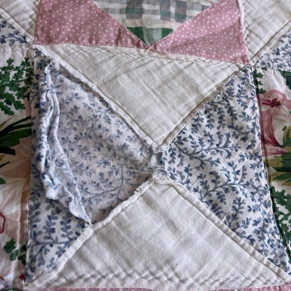 Floral Patchwork Queen Size Quilt - Pink and Green - Picture 4 of 5
